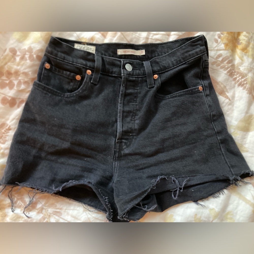 Levi’s Premium Ribcage Black Denim Shorts Size 27